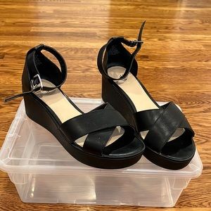 H&M black leather wedge